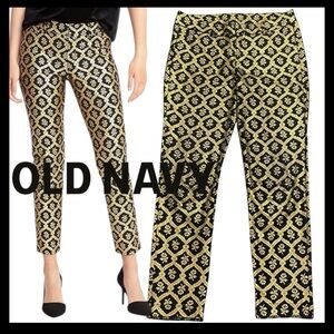 Old Navy Black/Foil Gold Rose Baroque Mid Rise Pixie Ankle Pants (8/10)